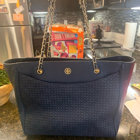 Tory Burch Handbags - Tory Burch Bryant Tote
